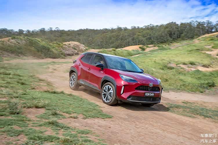 打败飞度要拿真本事丰田新跨界小型suv致炫cross