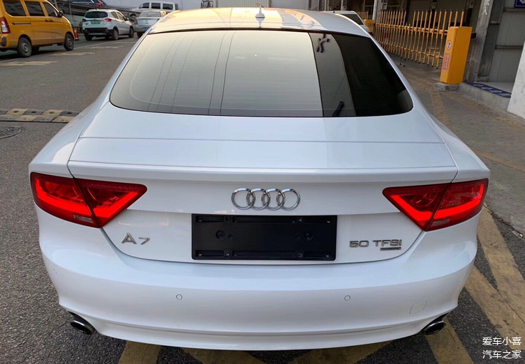 奥迪a7无框车门另加溜背造型没人比它更懂你