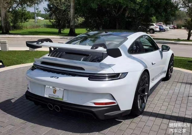 新款保时捷911gt3外观简约大气搭载40升对置发动机