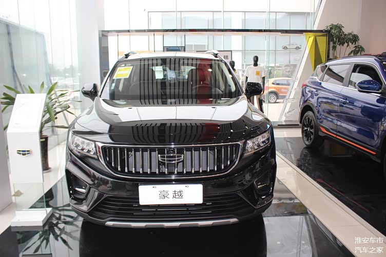 2021款吉利豪越到店前脸更精致空间表现出色动力输出稳定