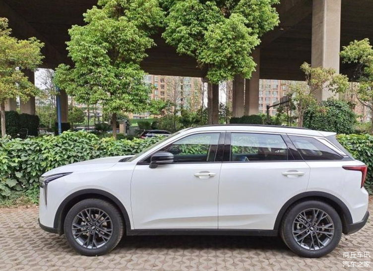 小镇青年的国货之光2021款奔腾t55实拍告别平庸