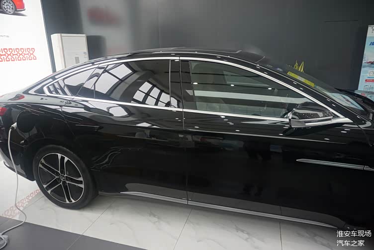 科技与实力并存实拍2021款比亚迪汉ev最高续航605km喜欢吗