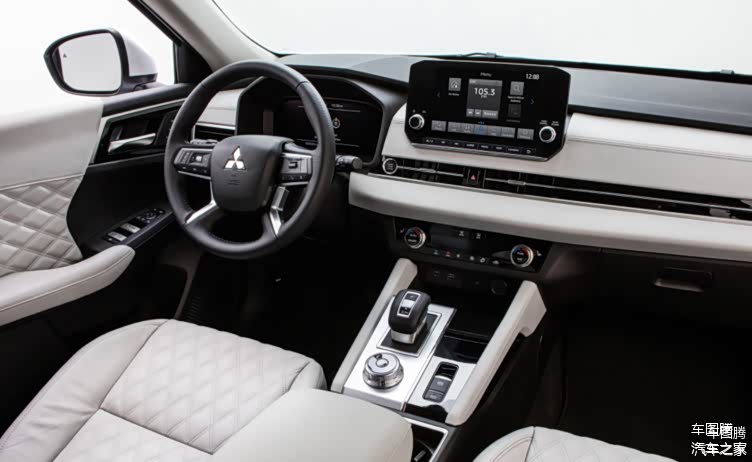 第四代三菱欧蓝德内饰动力方面,三菱欧蓝德evolution将会搭载由2.