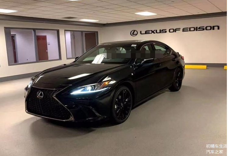 新款雷克萨斯es350海外版黑武士回头率超高