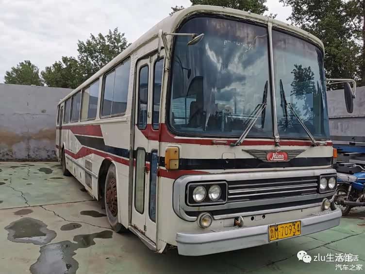 客车, 我国于70年代末期进口了一批, 首汽车队中它替代了已经老旧的