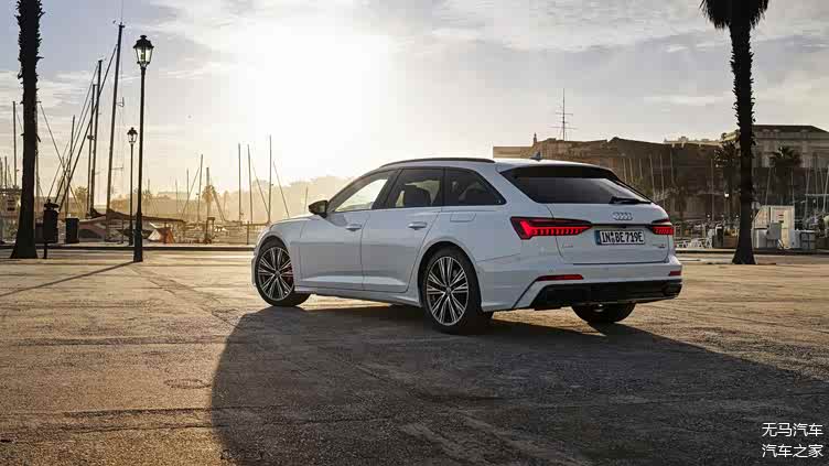 日前,奥迪官方正式发布了全新的奥迪a6 avant 55 tfsi e quattro车型.