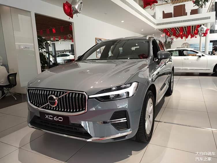 安全与豪华兼具探店2022款沃尔沃xc60大空间给力还在观望