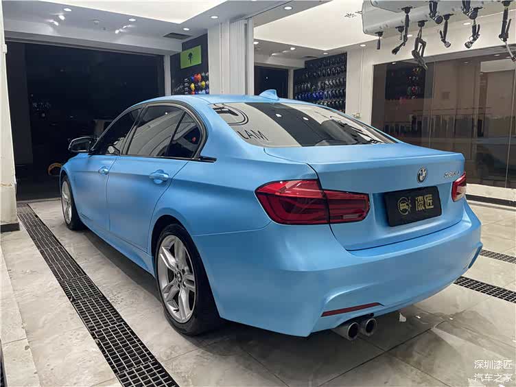 宝马改色案例:宝马320贴膜改色电光天空蓝_车家号_发现车生活_汽车之