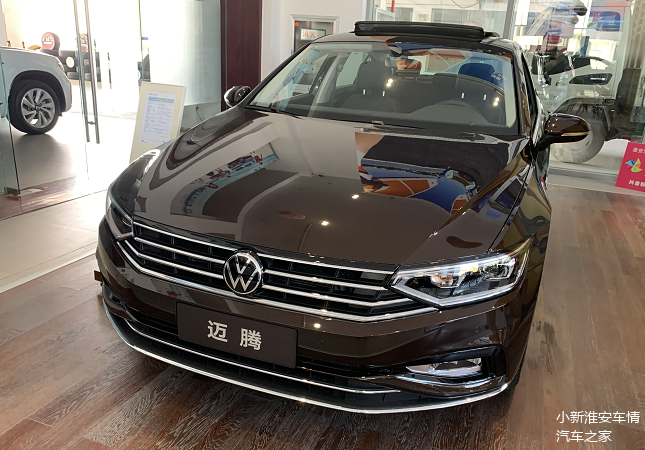 2020款大众迈腾实车到店,外观商务大方,轴距2871mm,配置完善!