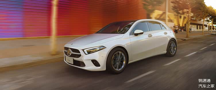 锐速递2021款奔驰a级两厢掀背版上市配置变化有这些