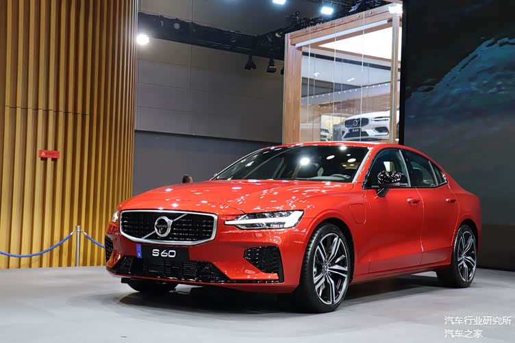 沃尔沃s60亮相广州车展,2.0t动力/28.7万起售,将于12月12日上市