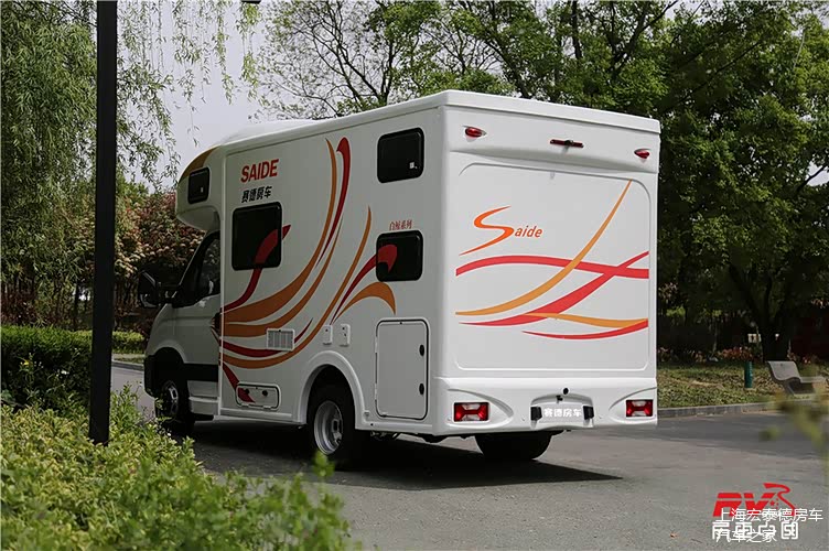 赛德房车2020白鲸纵置子母床版 优惠价45.8万起