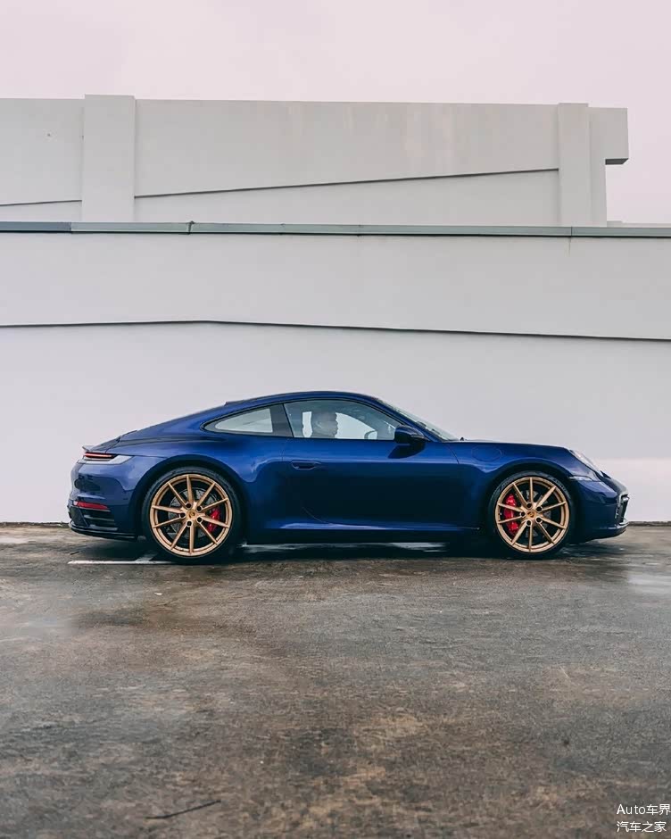 造型简洁优雅 龙胆蓝 金色轮毂 保时捷911卡雷拉s实车_车家号_发现车