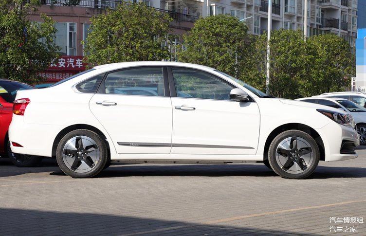 新增两款车型2021款东风风神e70正式上市