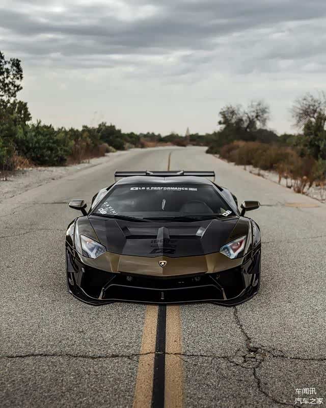 宽体加低趴的兰博基尼埃文塔多,看起来很凶猛!