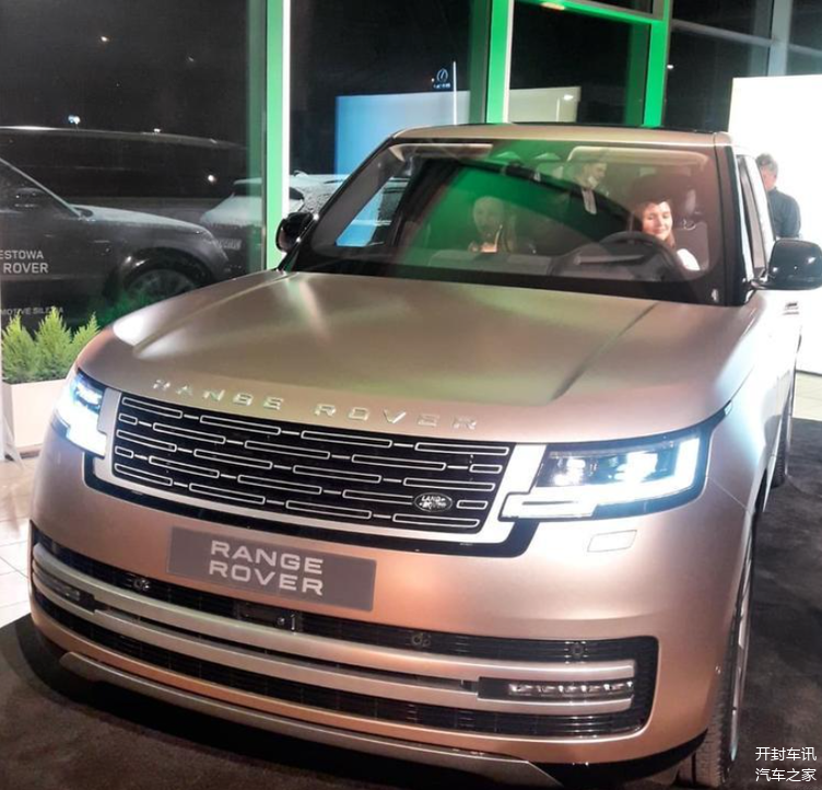 全新路虎揽胜全新的换代车型霸气十足的外观让人一眼沦陷