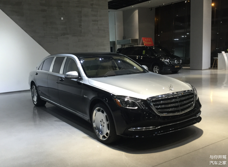 迈巴赫s800普尔曼实拍,顶级富豪专属座驾,价格达千万,国内仅1台