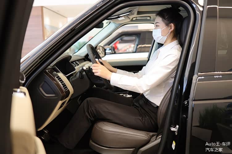 探店捷豹路虎4s店深刻感受豪华氛围揽胜全车系均有优惠