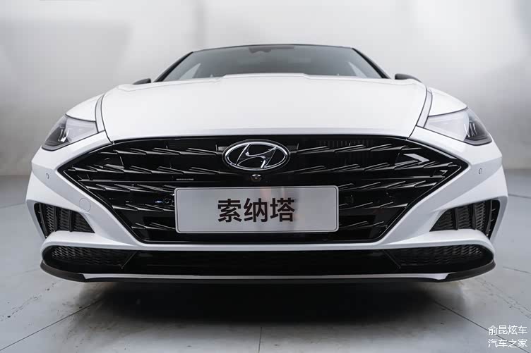 棚拍北京现代索纳塔10