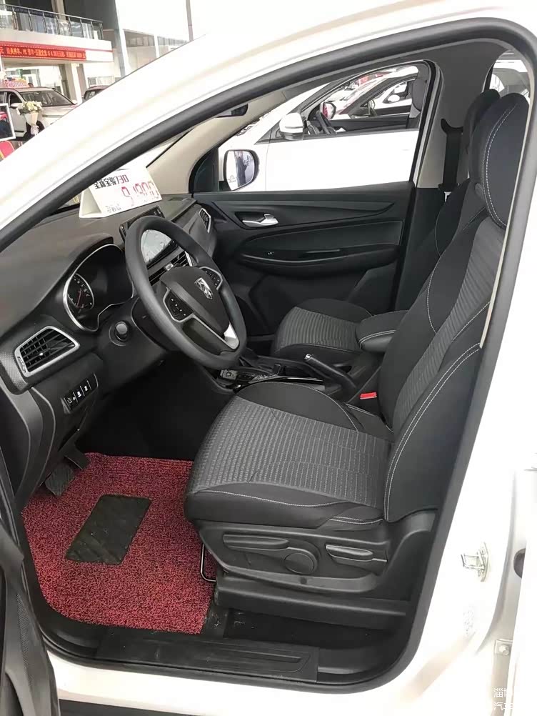 探店2021款宝骏730颜值满分大空间实用动力稳定你考虑吗