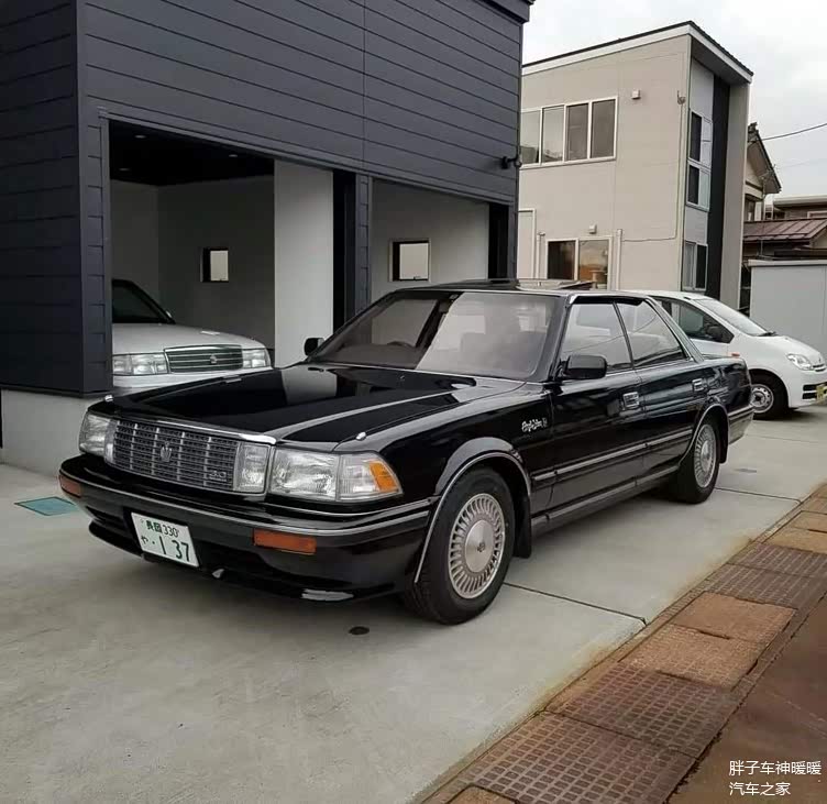 第十六代丰田皇冠正式发布_车家号_发现车生活_汽车之家