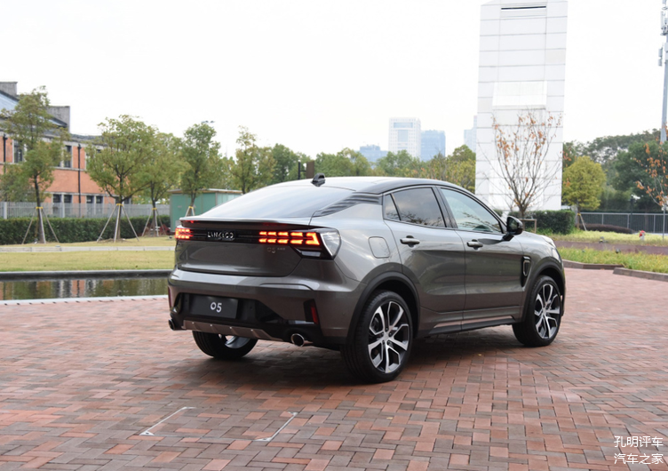 和新款本田皓影以及rav4荣放比较类似,可能不少人会觉得领克05的价位