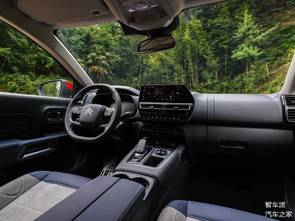 雪铁龙天逸c5 aircross内饰