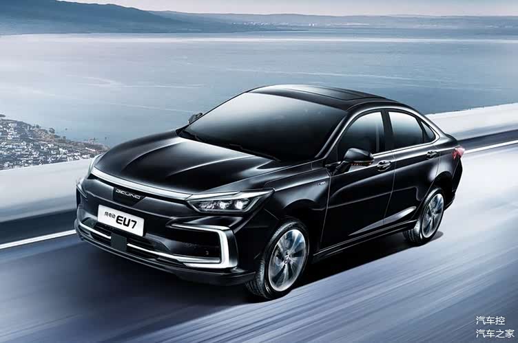 北汽新能源纯电轿车eu7上市 补贴后15.