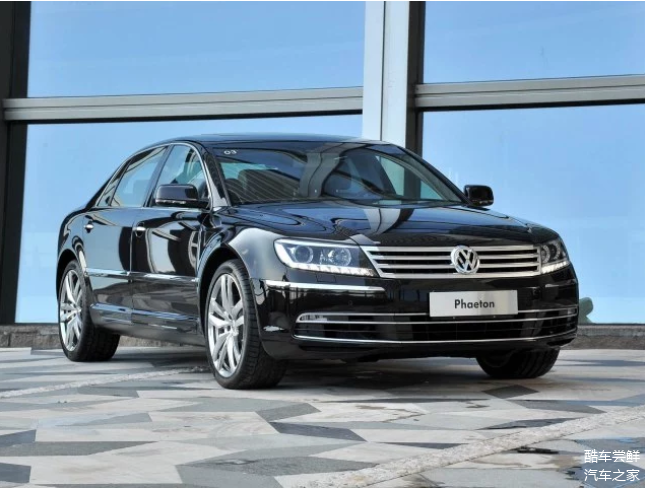 辉腾:大众作为中低端品牌,第一款走高端的车型,低调的外表就像帕萨特