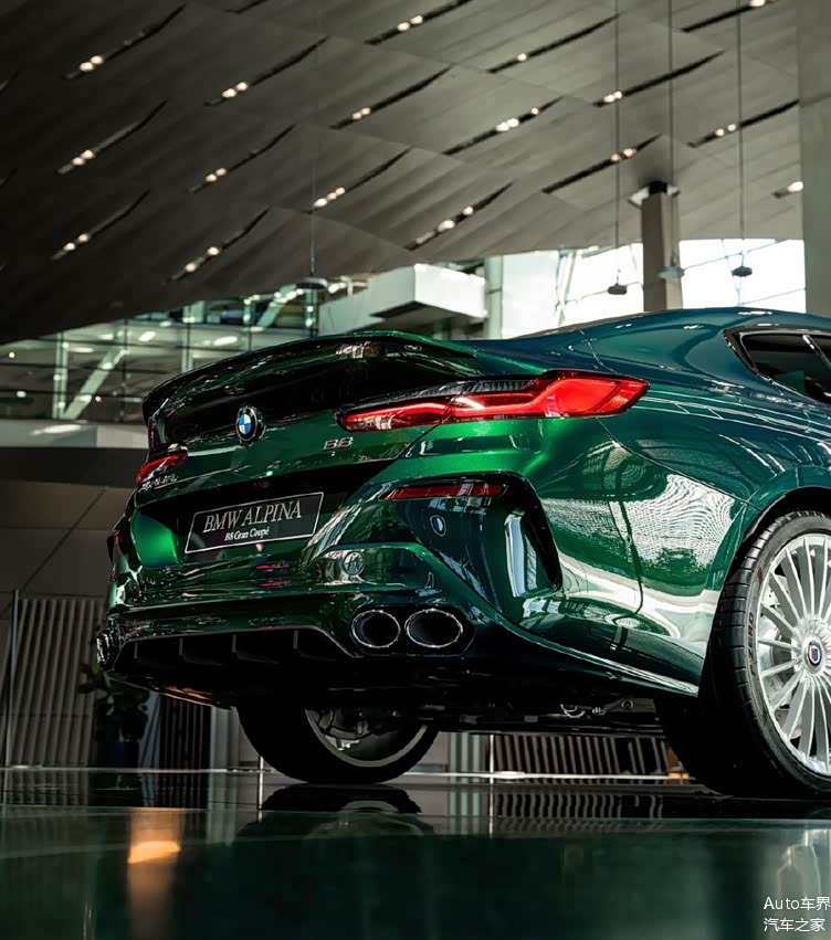 超级绿幽灵气质优雅性能突出阿尔宾娜b8四门轿跑车