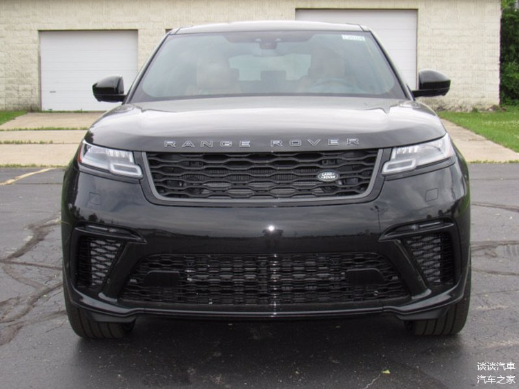 路虎星脉svr黑武士彰显运动风格