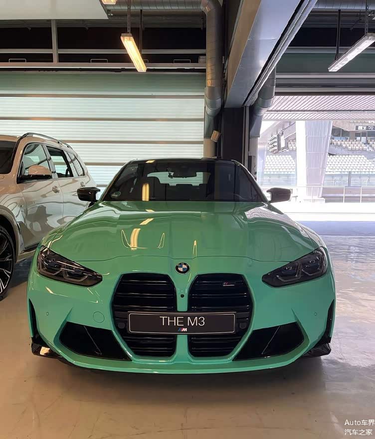 运动的设计性能范很强宝马m3薄荷绿涂装回头率很高