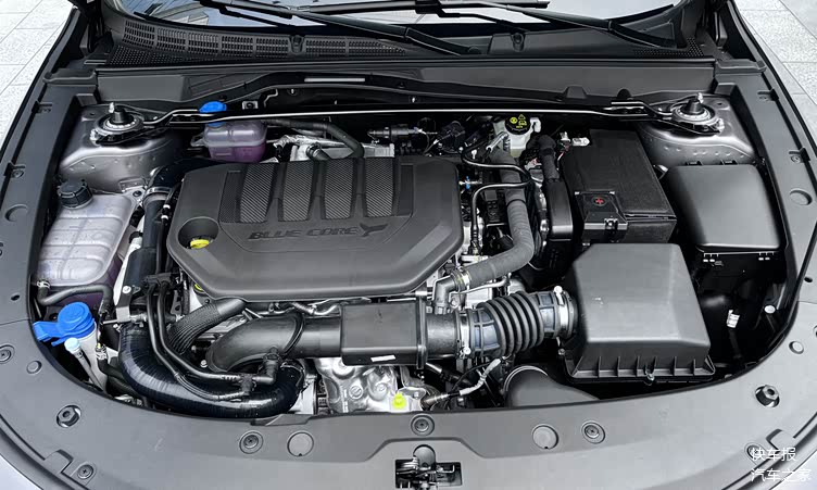 v 2.0t车型发动机