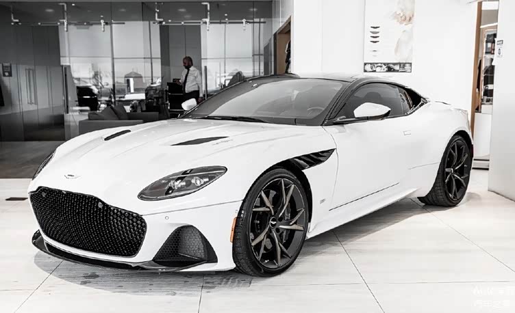外观绅士张扬侵略性和优雅完美结合阿斯顿马丁dbssuperleggera