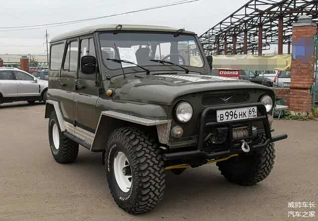 首台新款瓦滋猎人越野车到店预售价13万性能比北汽勇士还强悍