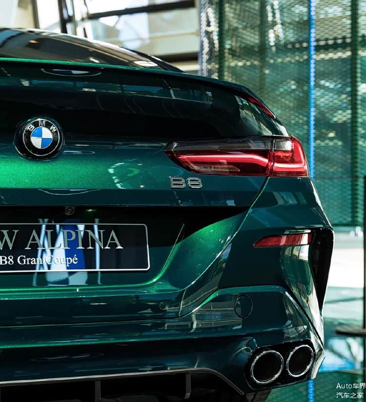 超级绿幽灵气质优雅性能突出阿尔宾娜b8四门轿跑车