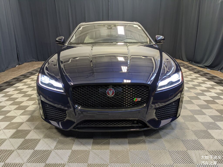 捷豹xf外观很有运动气势内饰豪华网友确实很帅气