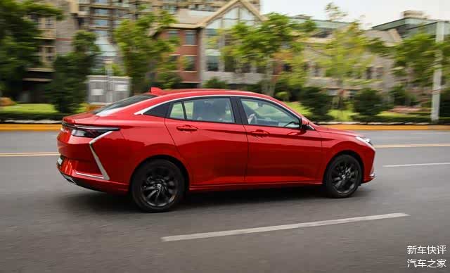 全新平台打造法系底盘调教试驾东风风神全新轿跑奕炫