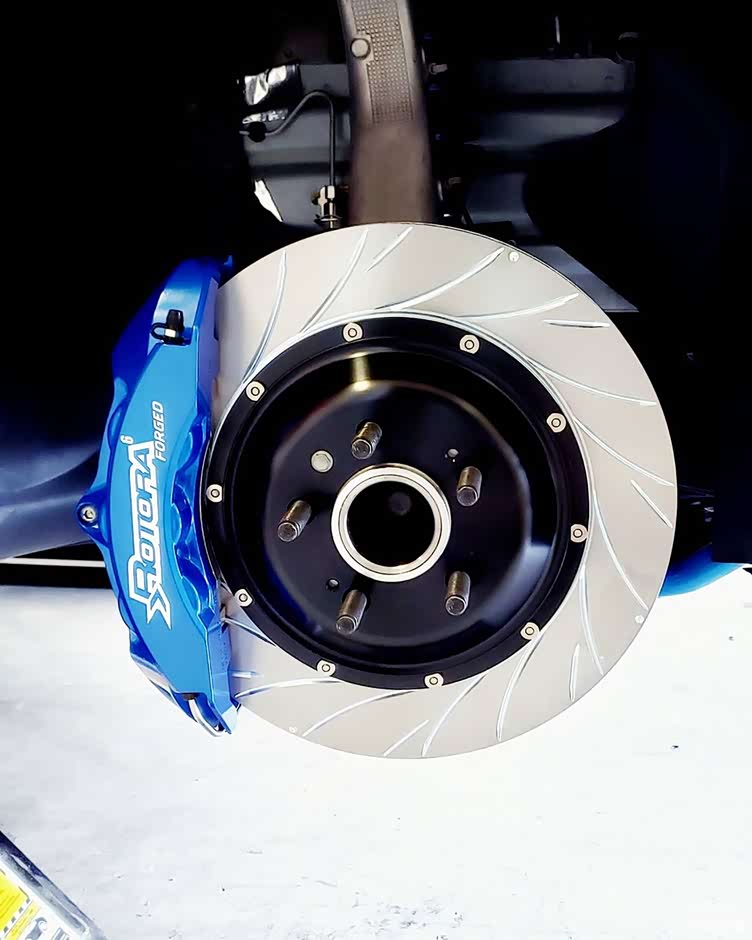 特斯拉model3改装rotora刹车套装