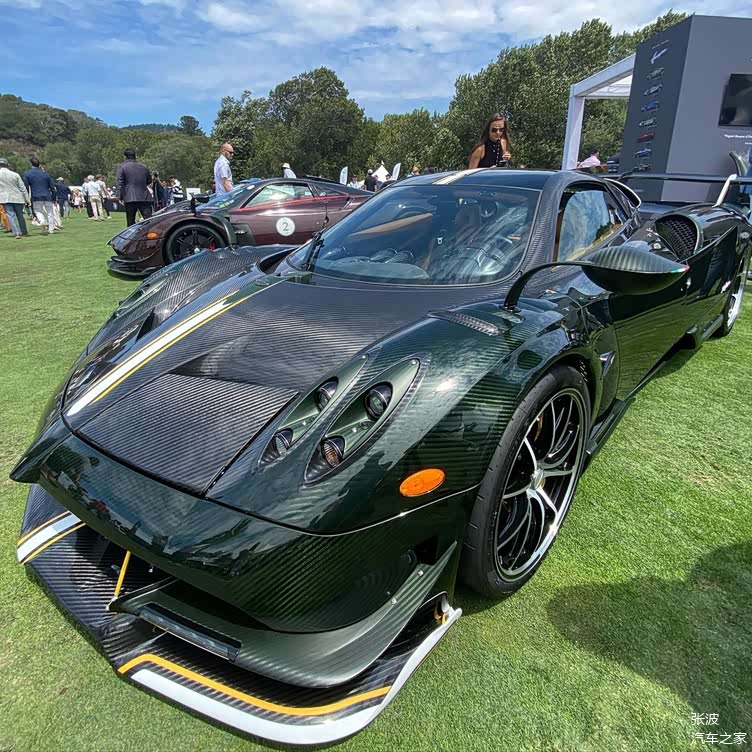 2021年圆石滩车展全新帕加尼huayra特别版实车