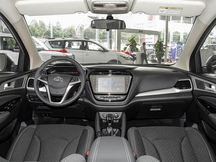 长安欧尚a800线条简洁流畅你会喜欢吗