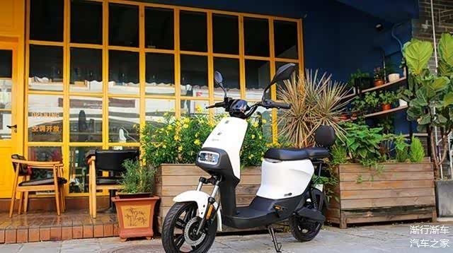 小牛新国标电动车g1,双液压减震,16寸轮毂,2999元起