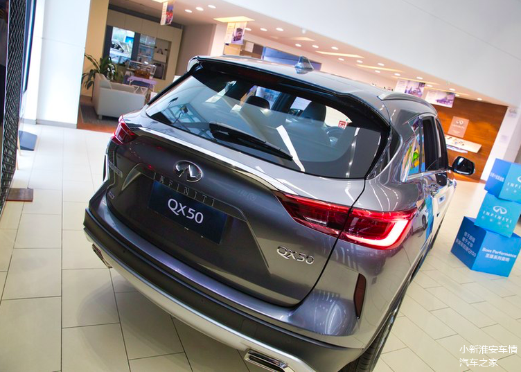 到店实拍2020款英菲尼迪qx50轴距2798mm20t爆发272马力