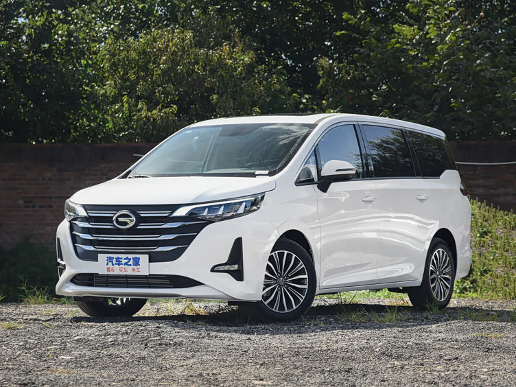 传祺m6的第一观感相当不错整体造型时尚大气