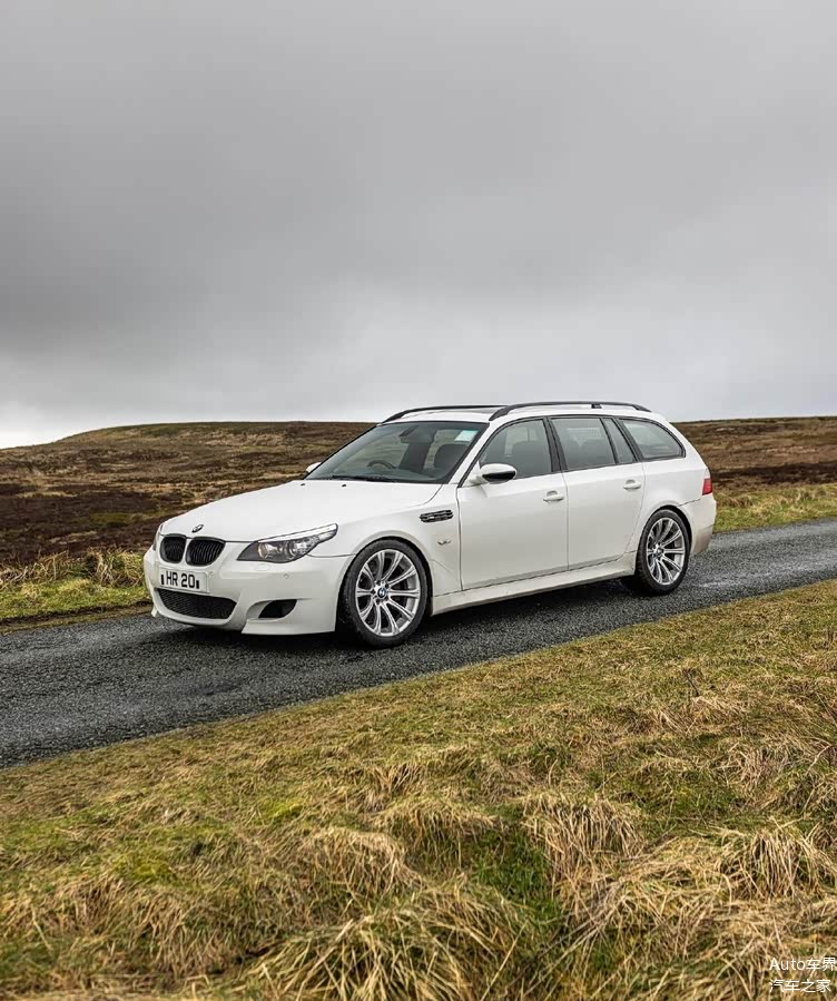 5.0 v10自然吸气 6速手波e61宝马m5(参数|询价)touring
