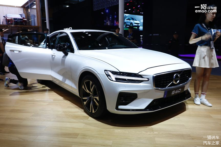 2019广州车展实拍全新沃尔沃s60