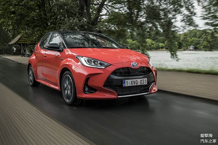 新款雅力士系列的所有车型都将配备无线安卓auto和apple carplay以及