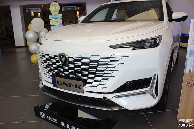 2021款长安uni-k到店,外观辨识度高,内饰年轻,2.0t爆发力足!