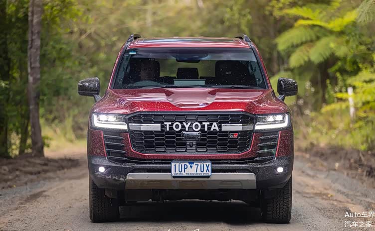 硬派越野suv气场十分强大丰田兰德酷路泽lc300gr运动版实车