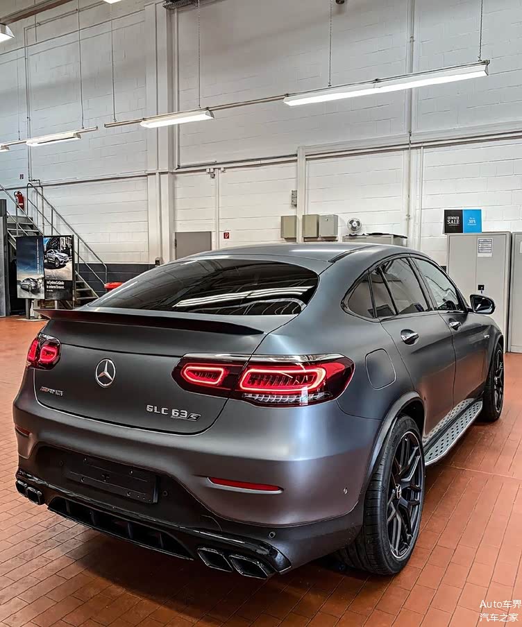 哑光灰涂装 黄黑撞色amg内饰 奔驰amg glc63s coupe 颜值很高_车家号
